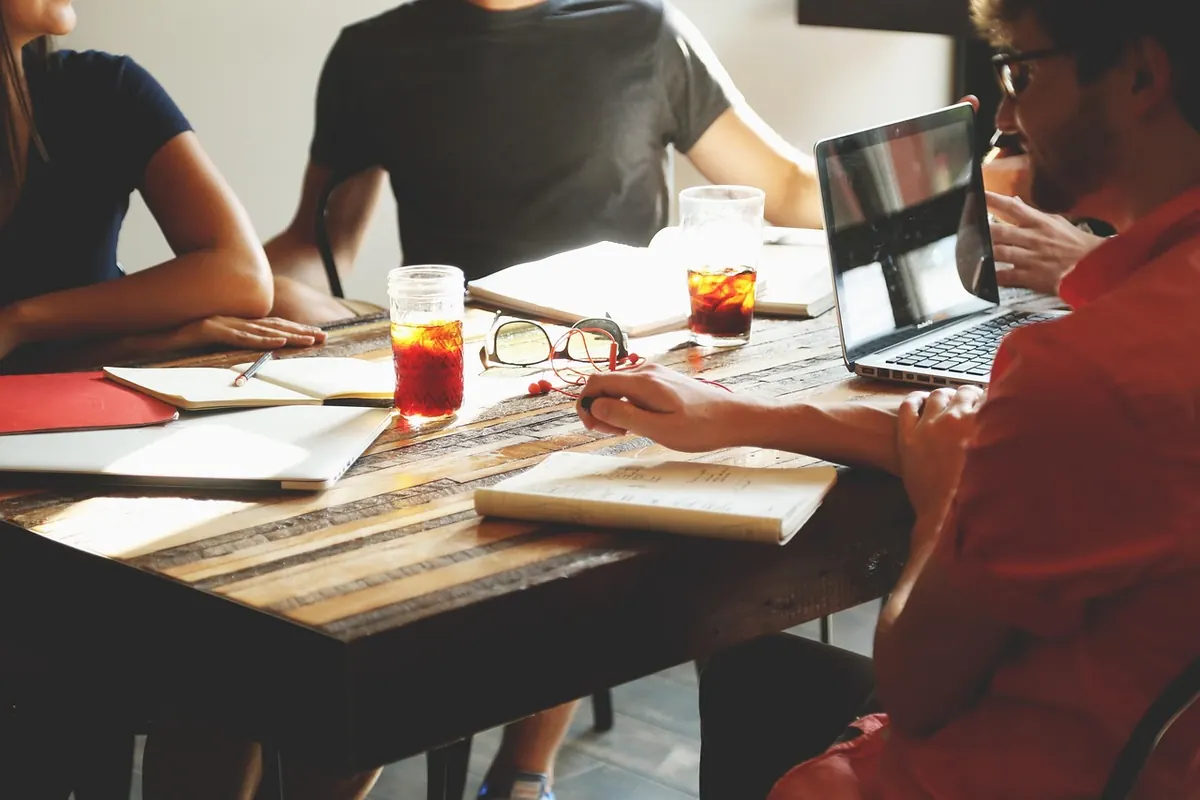 How to Write a Meeting Follow-Up Memo