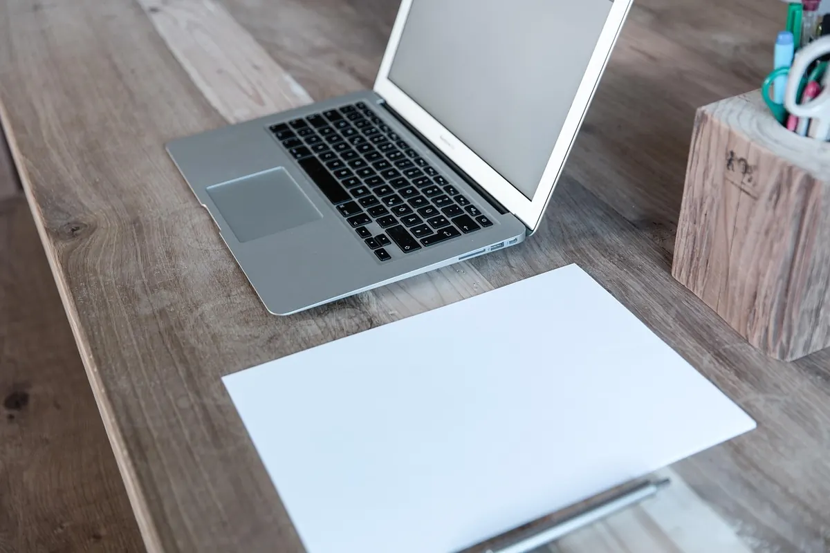 Memo vs Email: Which Should You Use at Work?